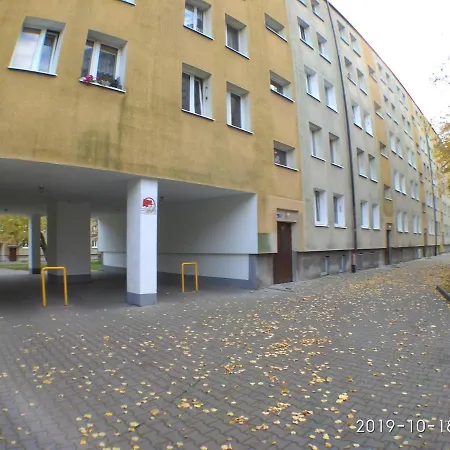 2120 Przyjazni 4 - Tanie - Samodzielne Zameldowanie - Self Check In Accommodatie bij particulieren Poznań