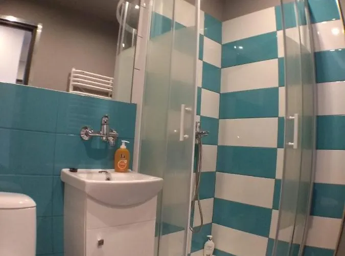 2120 Przyjazni 4 - Tanie - Samodzielne Zameldowanie - Self Check In Homestay *