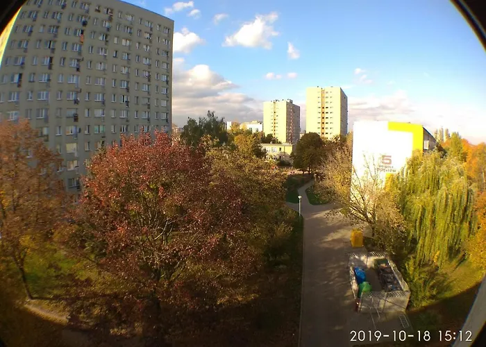 2120 Przyjazni 4 - Tanie - Samodzielne Zameldowanie - Self Check In Homestay