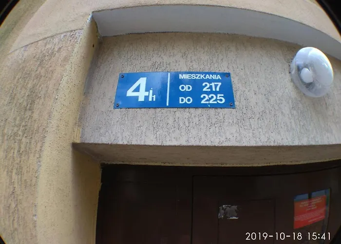 Homestay 2120 Przyjazni 4 - Tanie - Samodzielne Zameldowanie - Self Check In Poznan