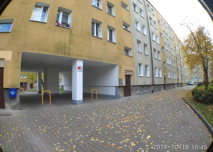 2120 Przyjazni 4 - Tanie - Samodzielne Zameldowanie - Self Check In Homestay Poznan