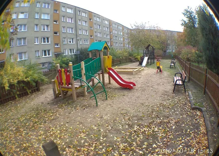 2120 Przyjazni 4 - Tanie - Samodzielne Zameldowanie - Self Check In Homestay *