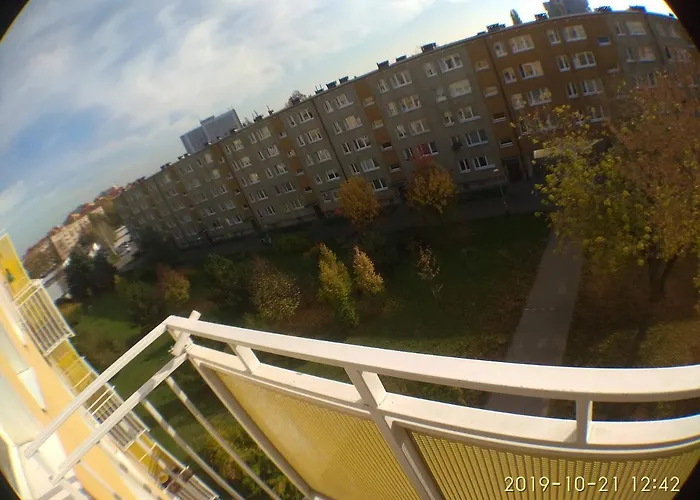 2120 Przyjazni 4 - Tanie - Samodzielne Zameldowanie - Self Check In Homestay *