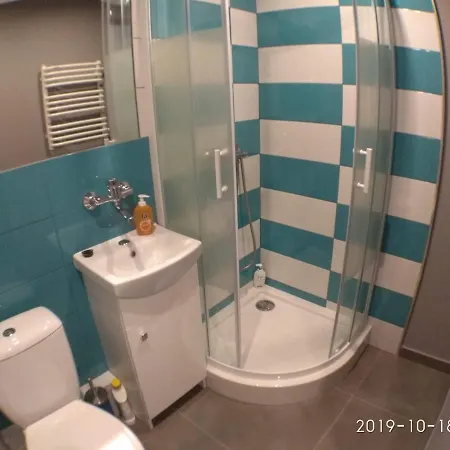 2120 Przyjazni 4 - Tanie - Samodzielne Zameldowanie - Self Check In Homestay Poznan